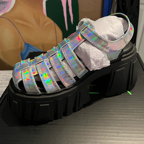 Holographic Platform Sandals - Picture 4 of 7
